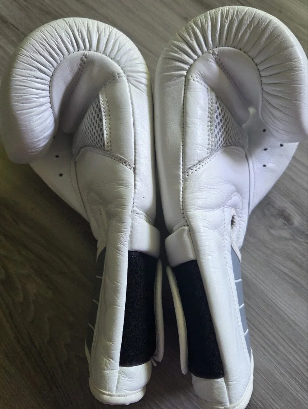 Fight Camp Boxing Gloves Small 12 oz. White Leather EUC